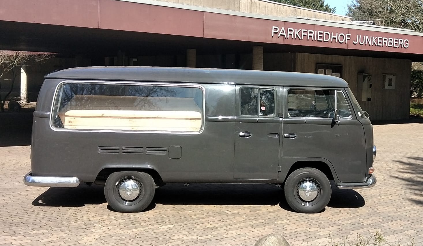 Historischer Leichenwagen VW T2a